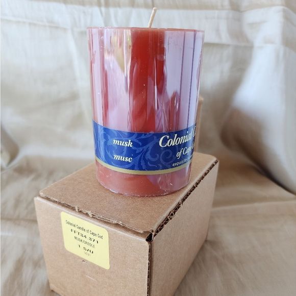 Colonial Candle of Cape Cod musk - Picture 2 of 4